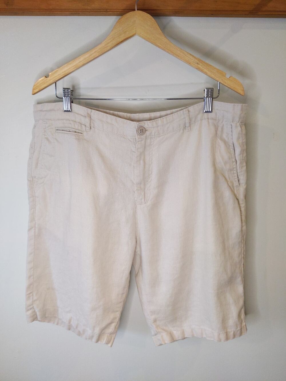 MUJI 100% Linen Flat Front Shorts Cream Ivory Minimalist Size 36 Resortwear